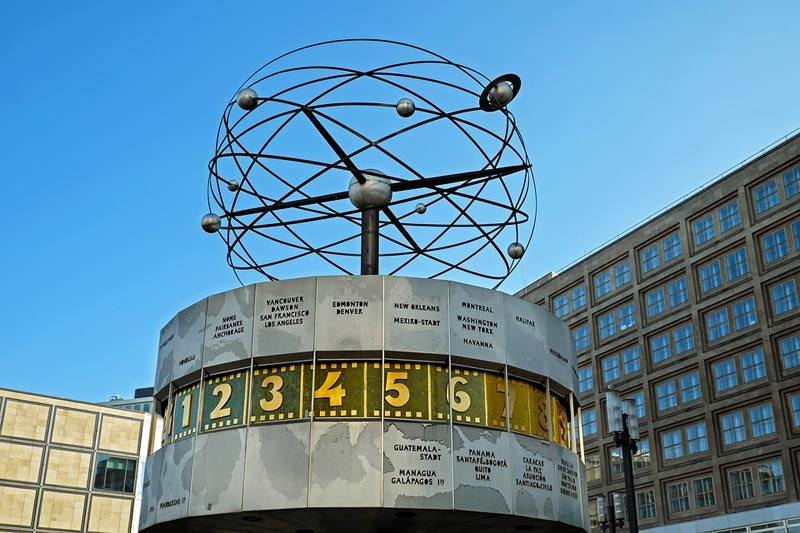 orologio urania di alexanderplatz